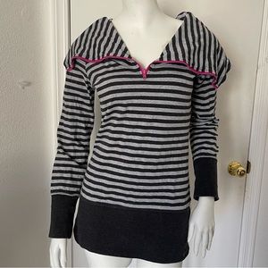 North Face striped LongSleeve Top RN 61661 CA 30516 Size S